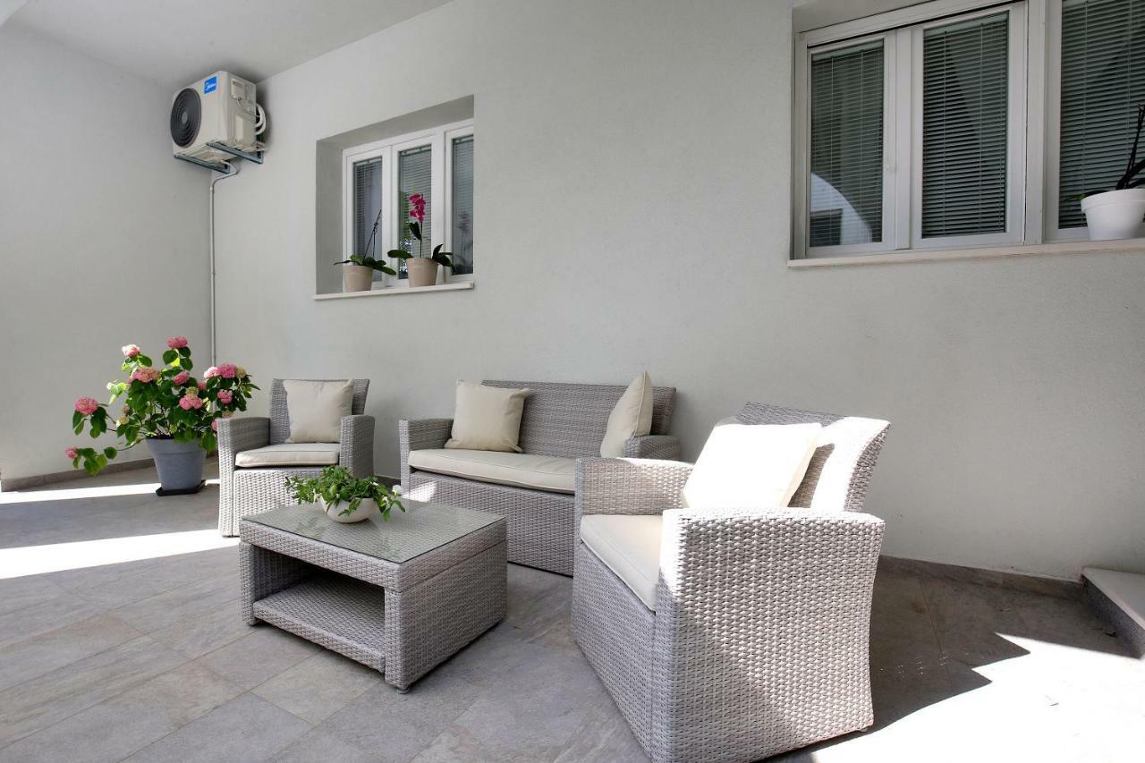 Apartments Ines ムルテル エクステリア 写真