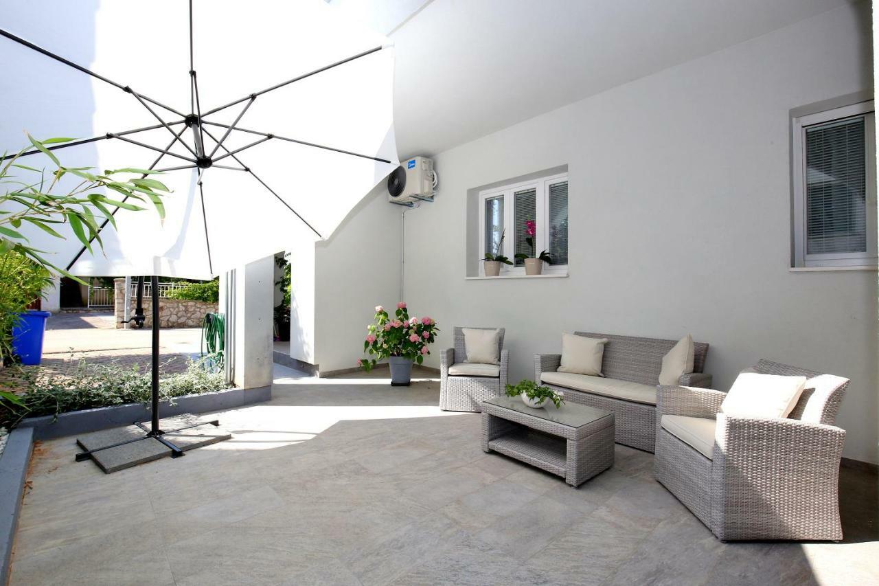 Apartments Ines ムルテル エクステリア 写真