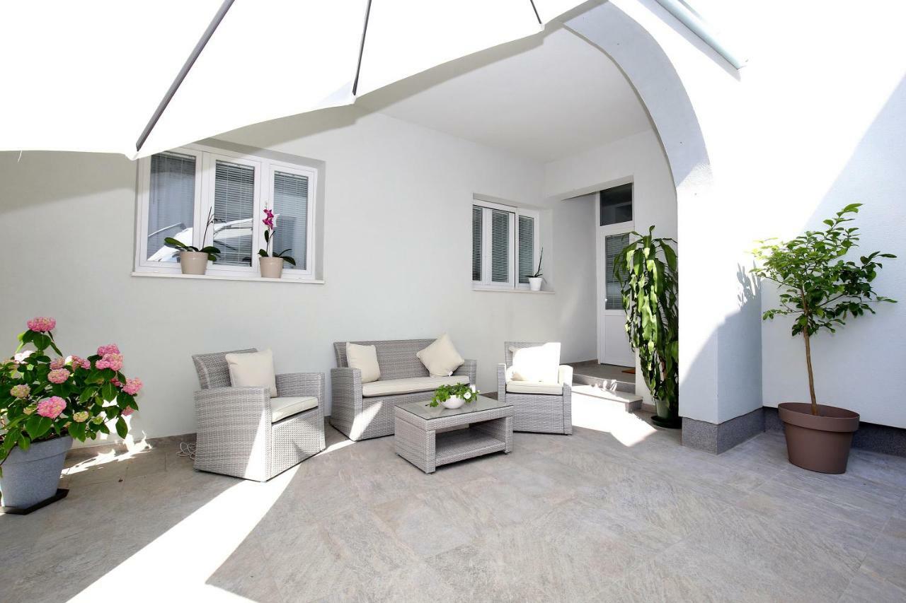Apartments Ines ムルテル エクステリア 写真