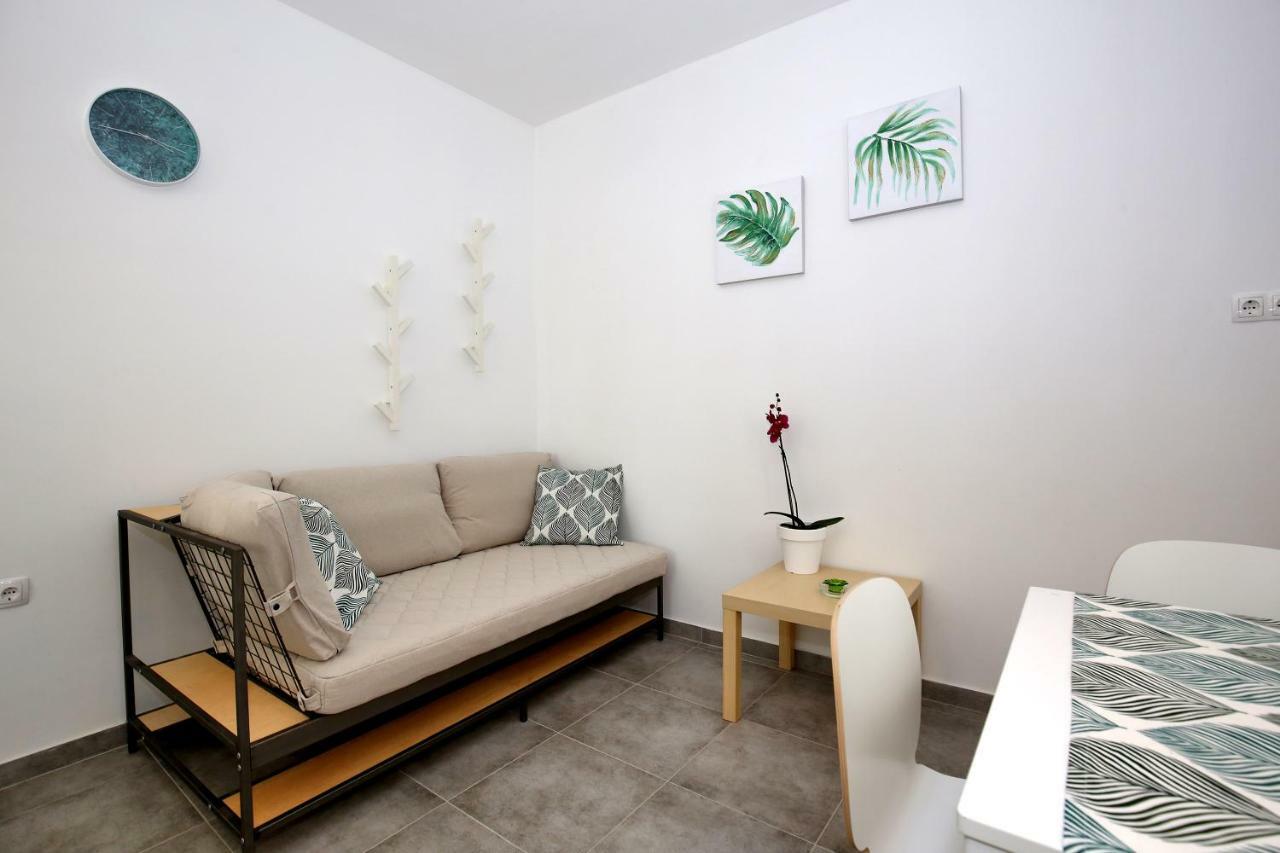 Apartments Ines ムルテル エクステリア 写真