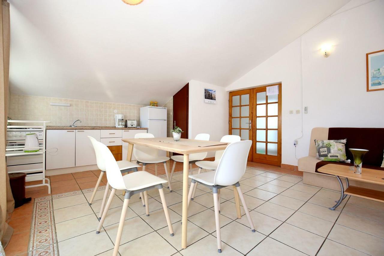 Apartments Ines ムルテル エクステリア 写真