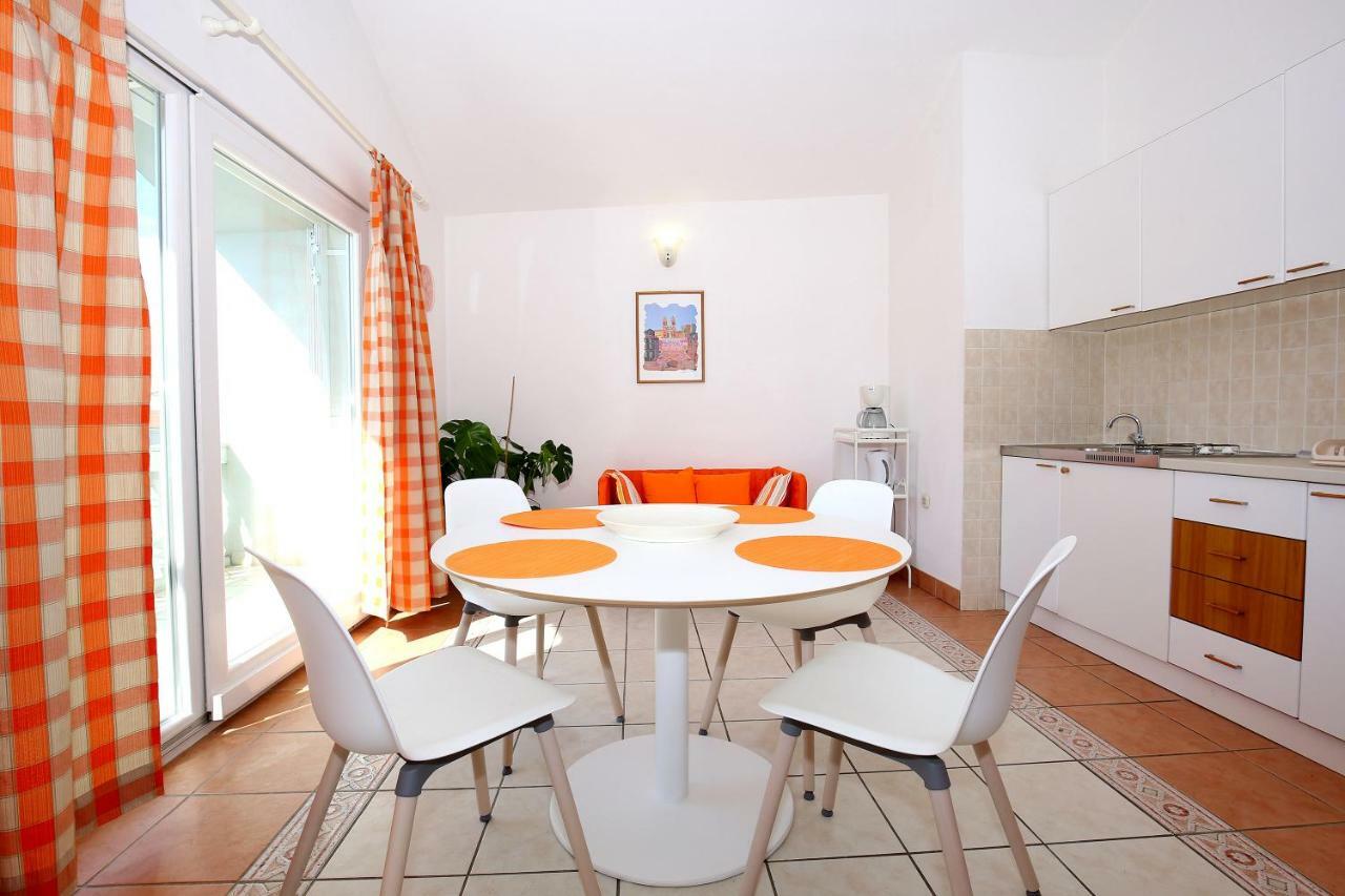 Apartments Ines ムルテル エクステリア 写真