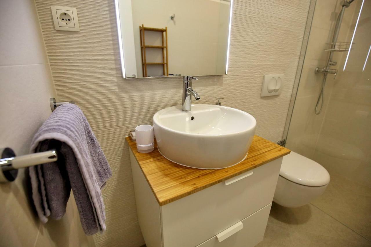 Apartments Ines ムルテル エクステリア 写真