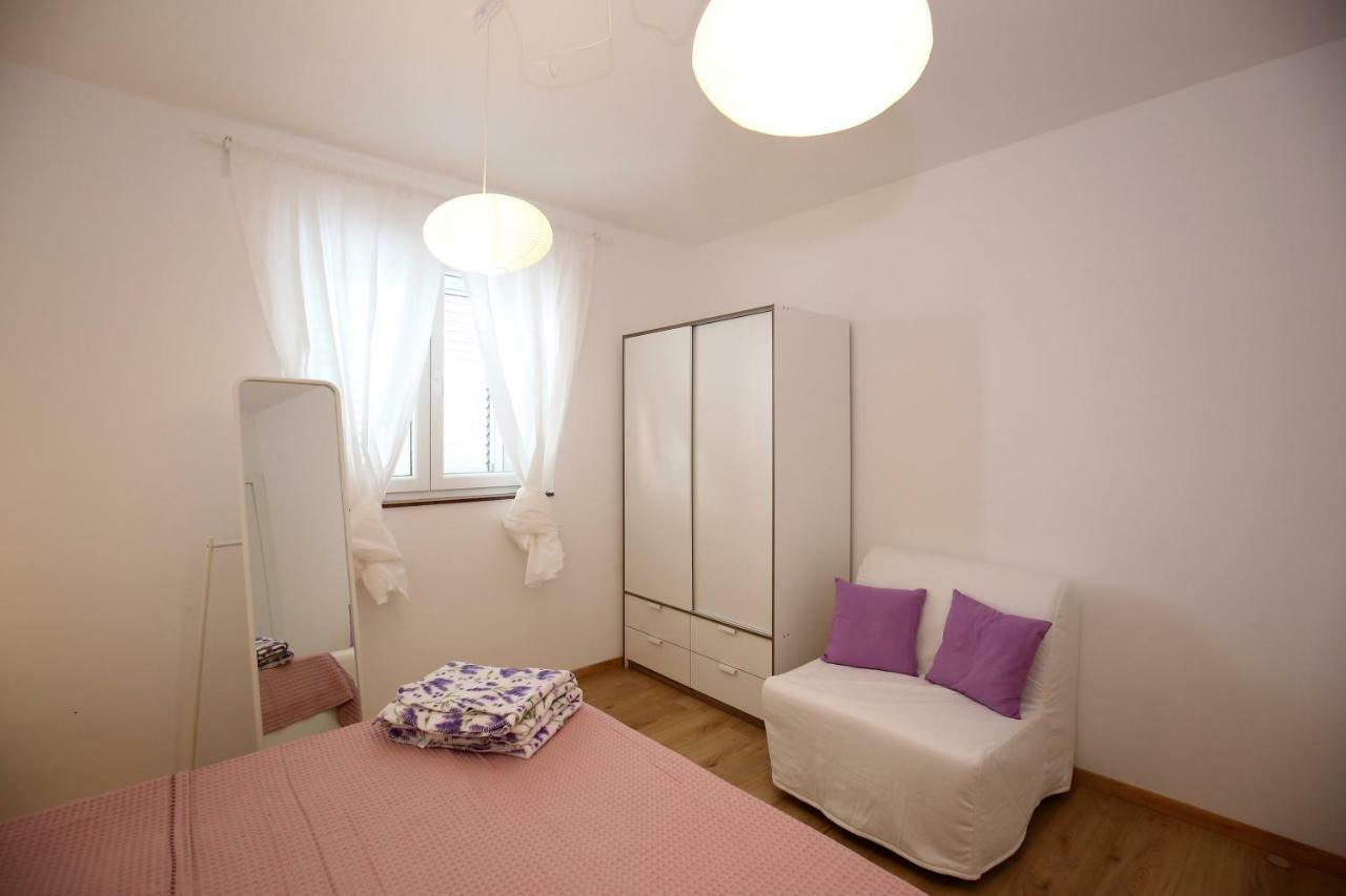 Apartments Ines ムルテル エクステリア 写真